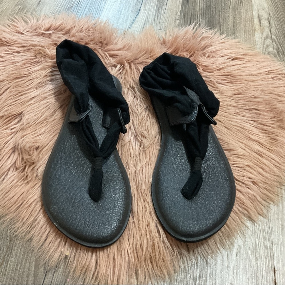 Sanuk Black Yoga Mat Sandals Size 8